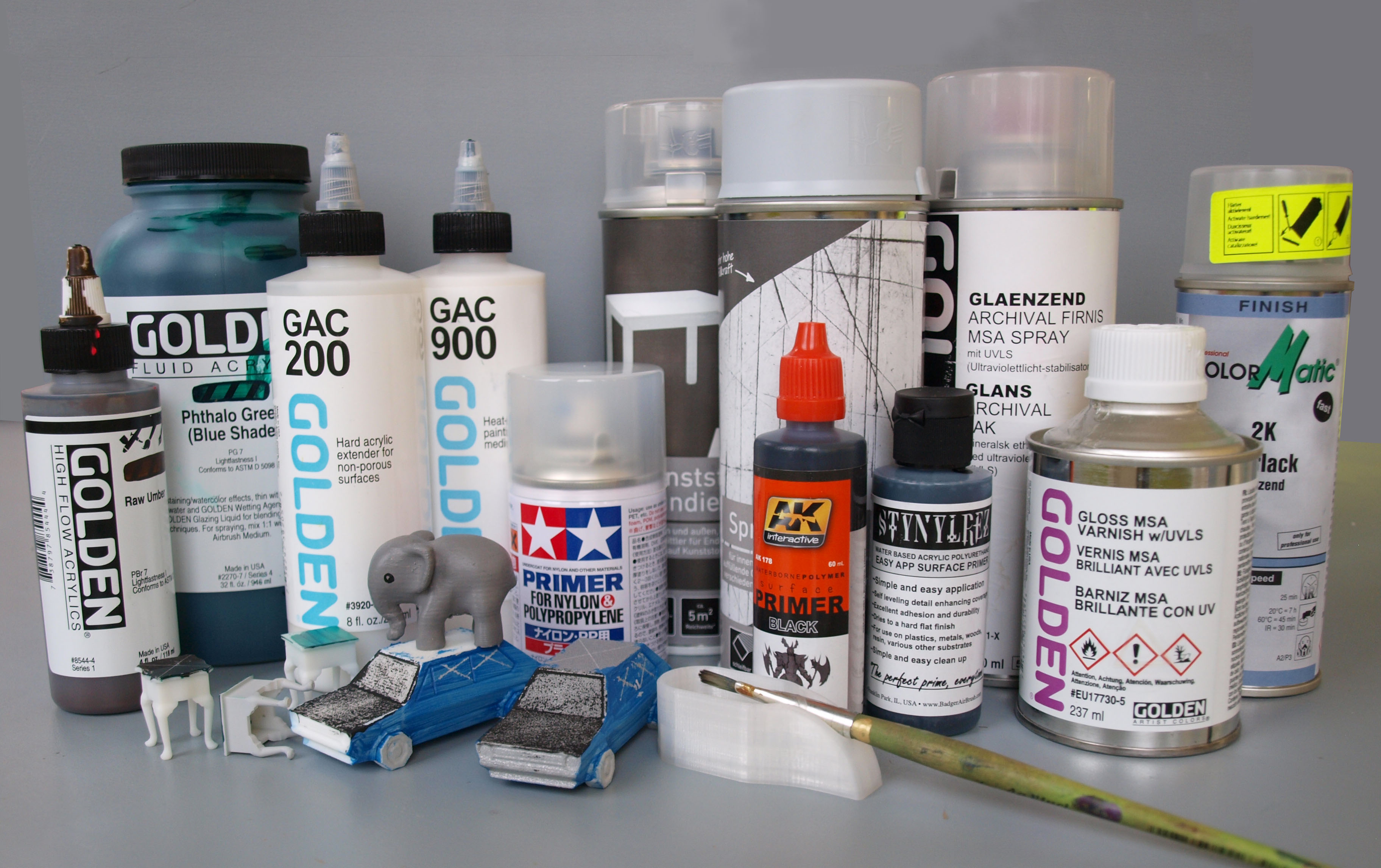 Overview of tested paints, mediums, primers and varnishes for 3D prints.